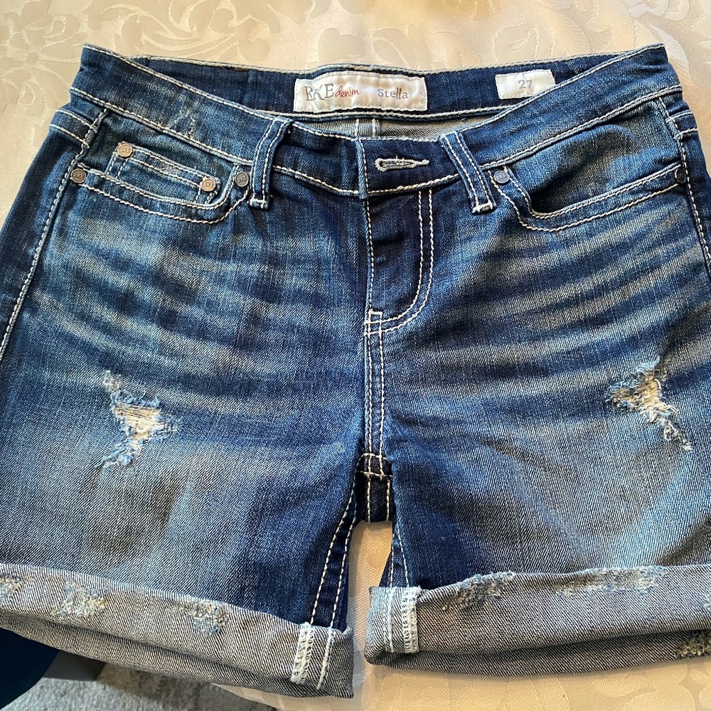 BKE Buckle Distressed Stella Demin Shorts Size 27